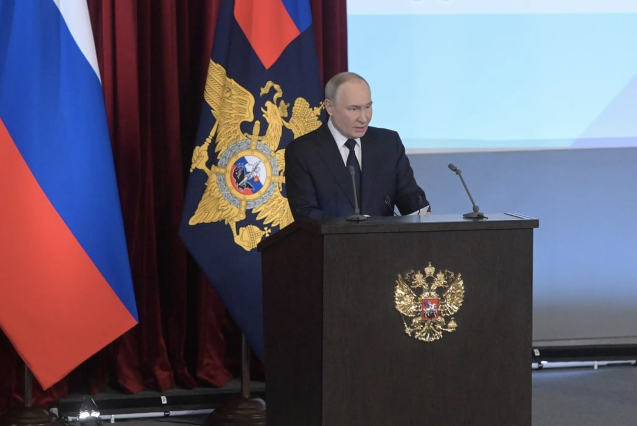 Путин отметил ключевую роль НАК в становлении системы антитеррора в России