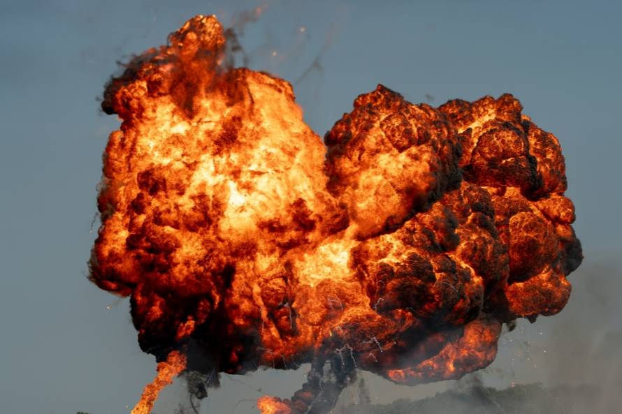 ФАБ-3000 не оставил шансов оператору дронов ВСУ, отправив его в свободный полёт &mdash; видео