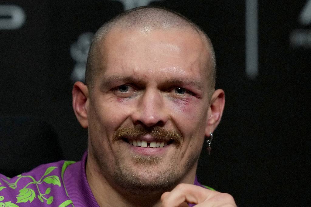 Предвыборный ход или просто гламур? Грезящий о власти боксёр Усик появился на обложке Vogue