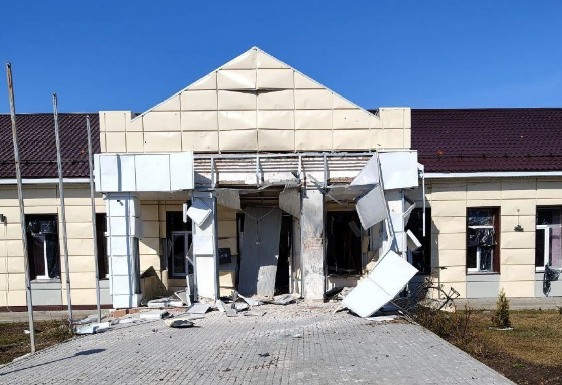 Украинский дрон атаковал школу в селе Маломихайловка, пострадали две женщины