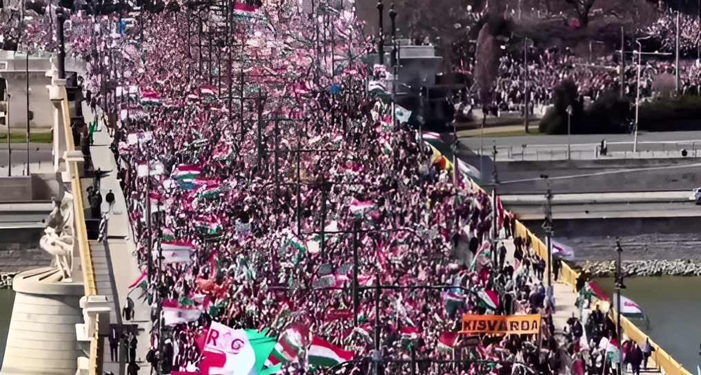 В Будапеште прошёл многотысячный &laquo;Марш мира&raquo; против помощи Украине