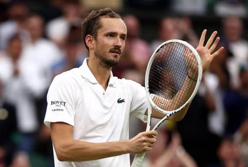 Медведев вынес Алькараса и вышел в финал &laquo;Мастерса&raquo; в Индиан-Уэллсе