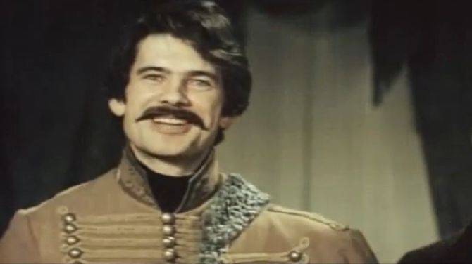 Умер актёр и каскадёр из фильма &laquo;Эскадрон гусар летучих&raquo; Александр Карин