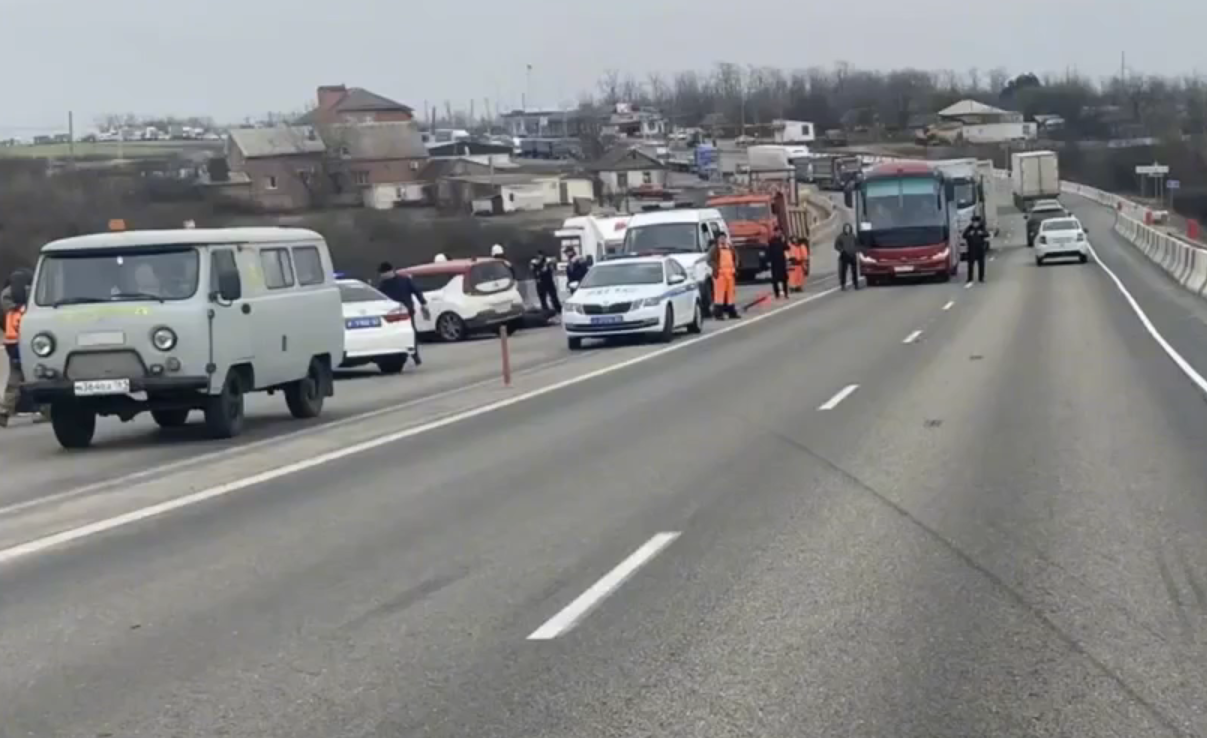 В ДТП на трассе &laquo;Новороссия&raquo; в Ростовской области погибли два человека