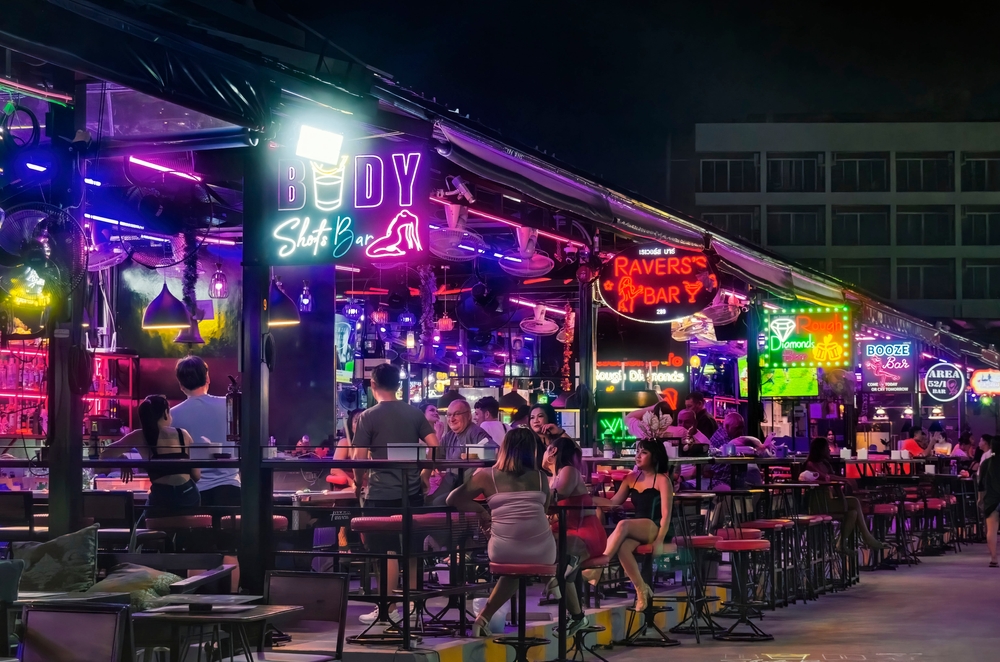 Тайцы отказываются обслуживать израильских туристов из-за конфликта в Иране