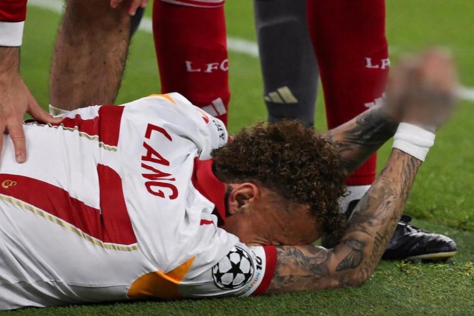 Игрок ФК &laquo;Галатасарая&raquo; Ланг получил тяжёлую травму пальца в матче с &laquo;Ливерпулем&raquo;