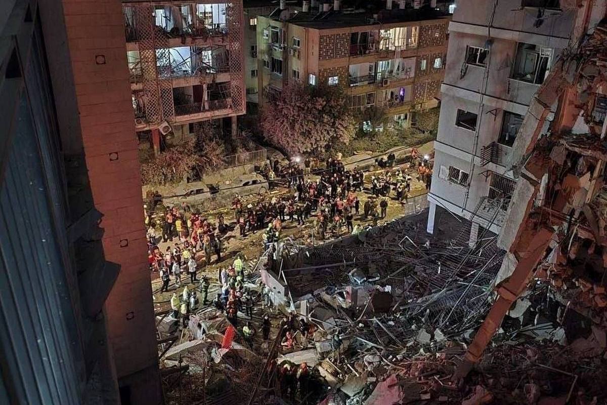 Иран ударил баллистической ракетой по городу Арад на юге Израиля