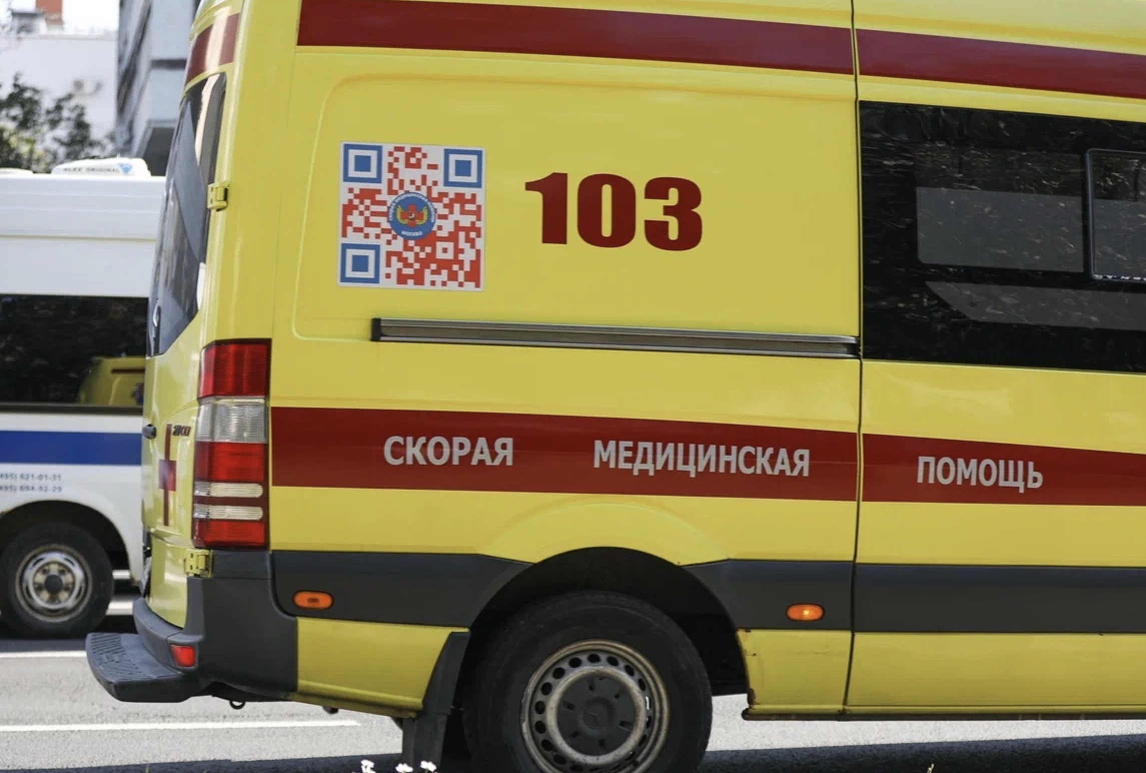 Мальчика насмерть ударило током во время игр на крыше гаража в Барнауле