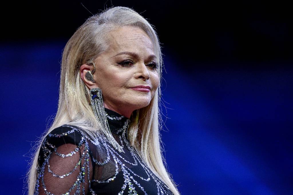 Лариса Долина на концерте в Подольске почтила память жертв теракта в «Крокусе»