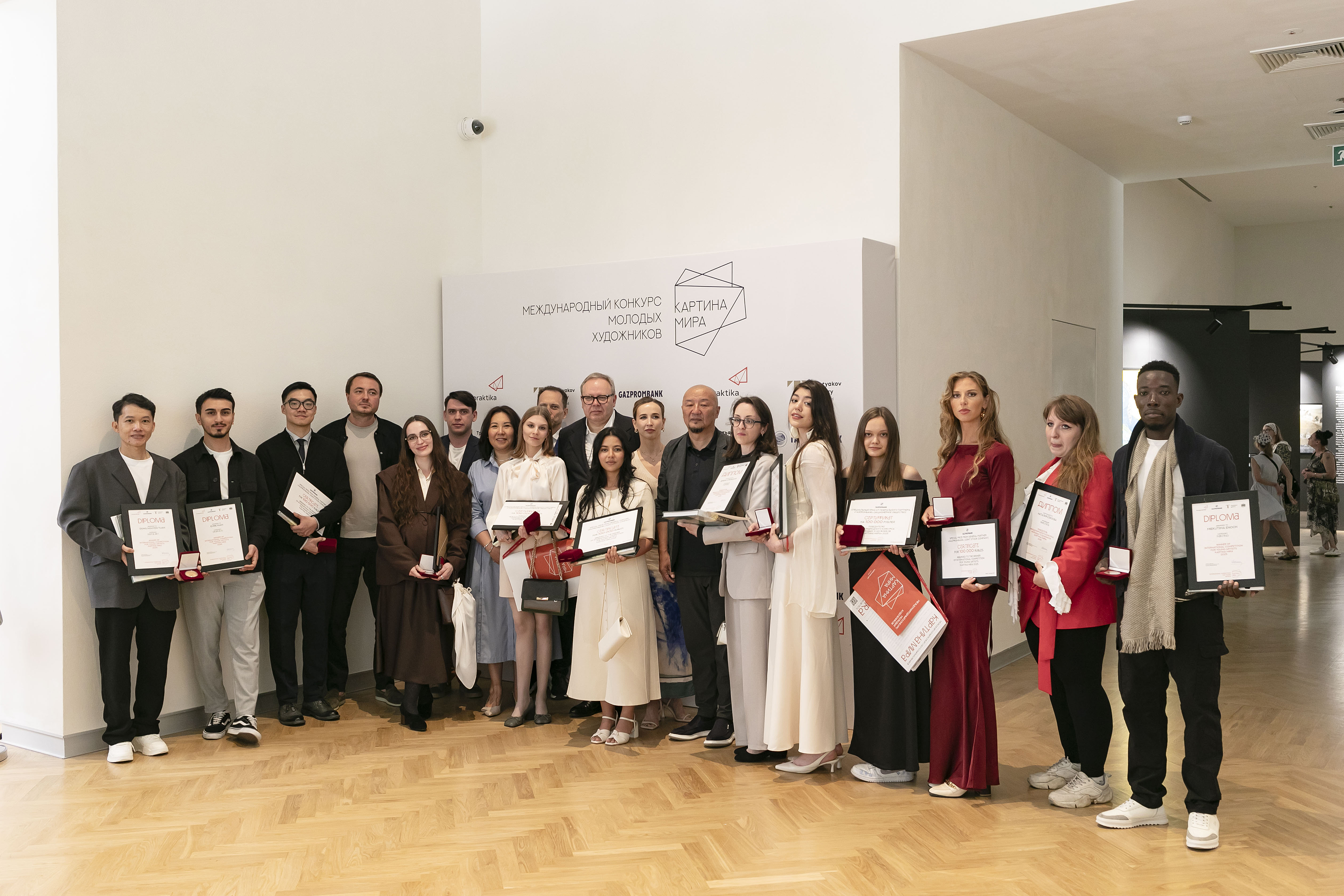 Объявлены 14 финалистов международного конкурса художников &laquo;Картина мира&raquo;