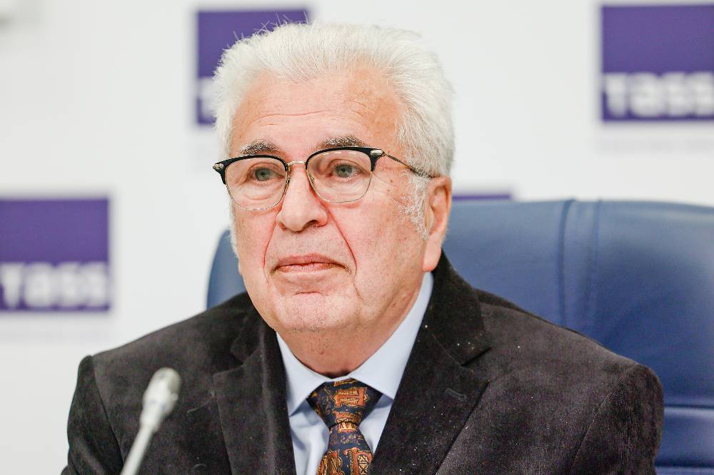 Заслуженный учитель России предупредил о последствиях маркировки книг

