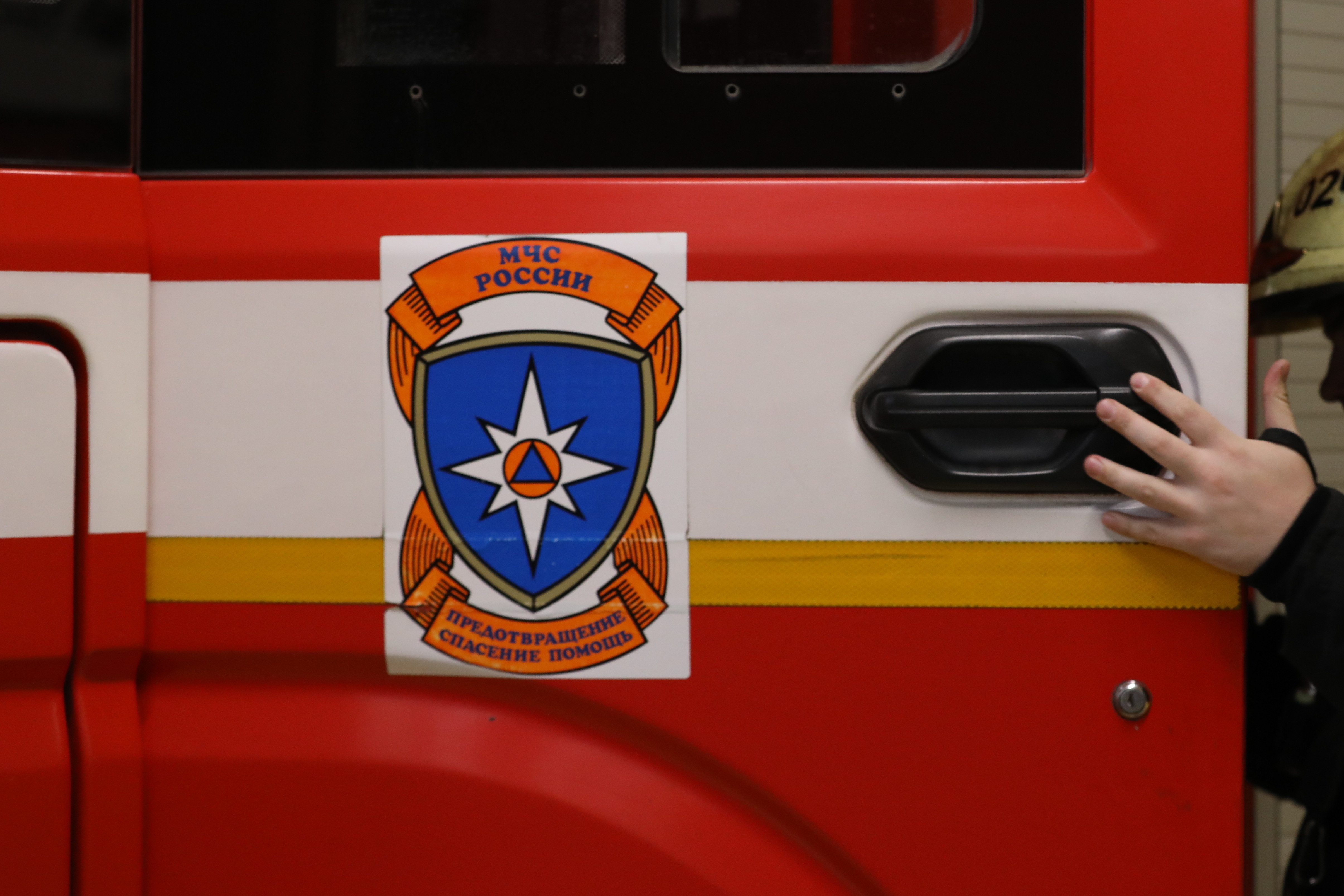 Пожар в центре Москвы локализован, из горящего дома спасли почти 20 человек