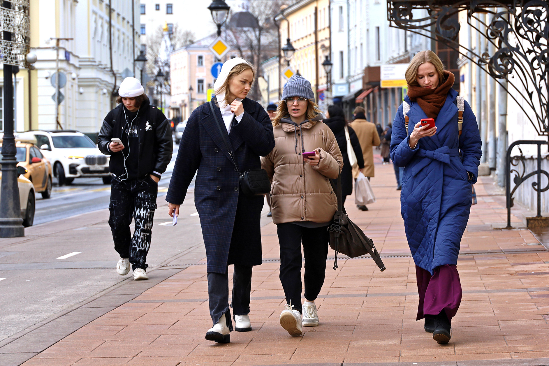 Погода в апреле 2026: прогноз по регионам России, в Турции и Египте
