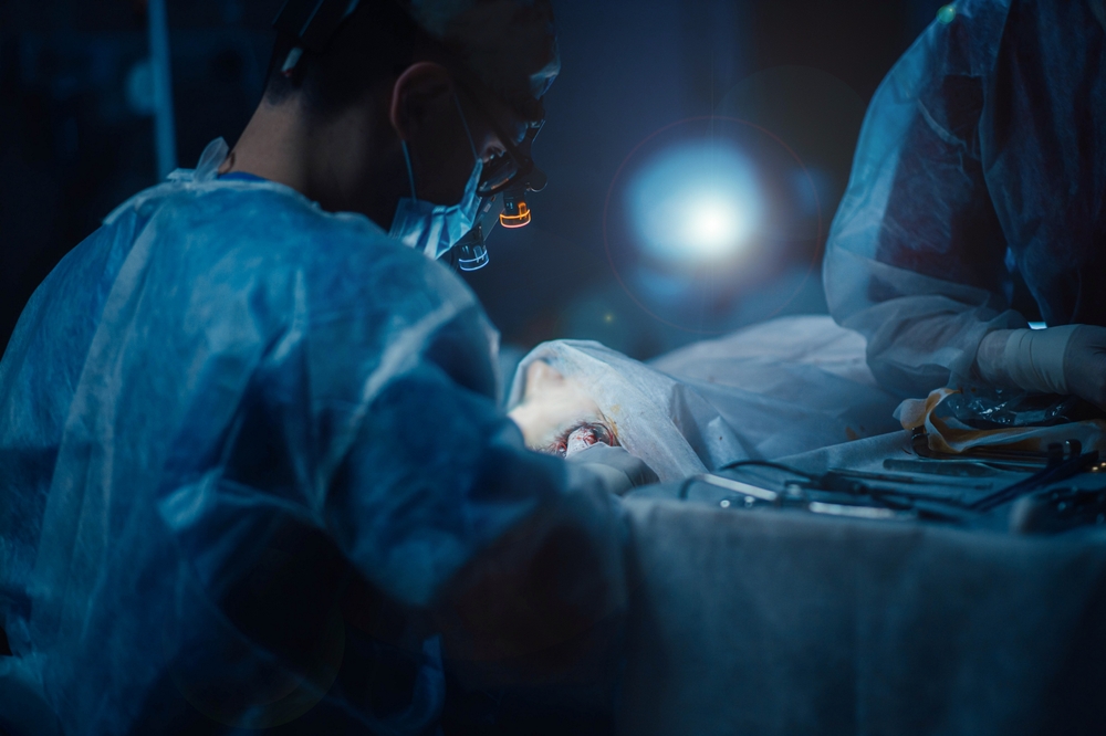 Росздравнадзор проверит пластического хирурга после жалобы на порванную грудь