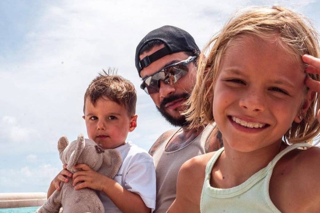 Станет гипертревожной и конфликтной: Психолог объяснила, как Шишкова ломает психику дочери Тимати