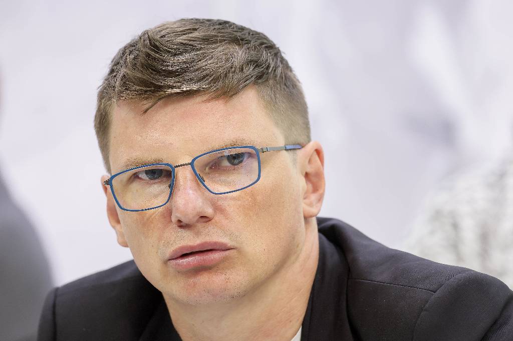 Аршавин третий год не может продать роскошный особняк за ₽170 млн в Петербурге