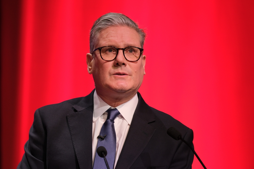 Стармер пожаловался, что Запад столкнулся с &laquo;войной на два фронта&raquo;