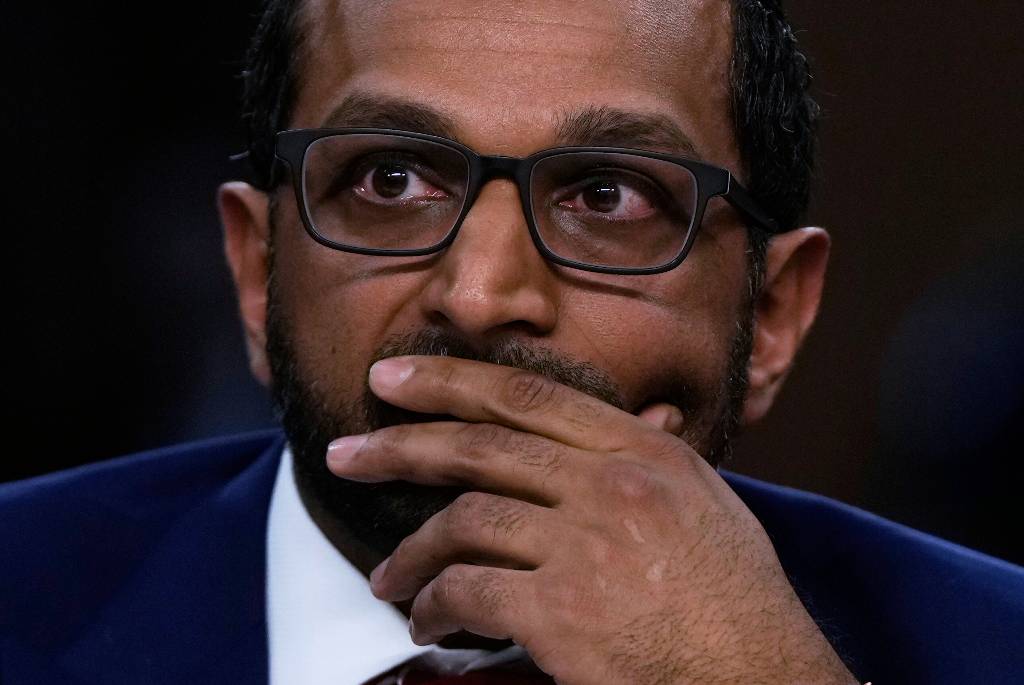 Reuters: Связанные с Ираном хакеры взломали личную почту главы ФБР