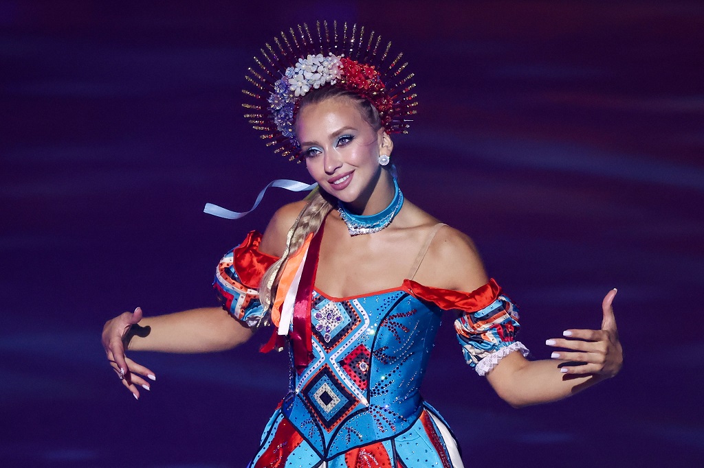 Фигуристка Синицина получила порез ноги во время ледового шоу в Москве