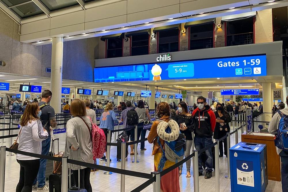 Работа аэропортов в Вашингтоне остановилась из-за запаха в диспетчерской