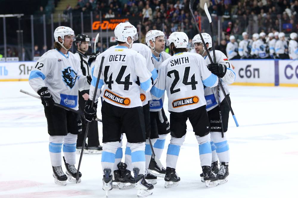 Минское &laquo;Динамо&raquo; в овертайме обыграло московское, выиграв третий матч серии