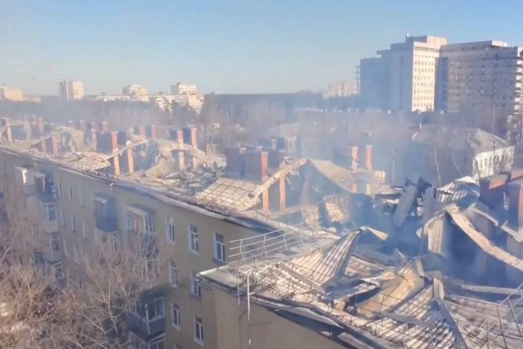 Пожар в Жуковском удалось локализовать на площади более 2,2 тысячи квадратов