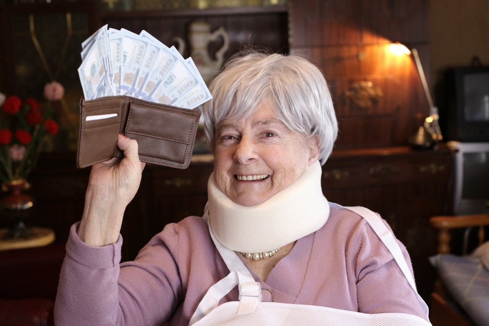 Россиянам рассказали, что грозит за подделку инвалидности ради пенсии