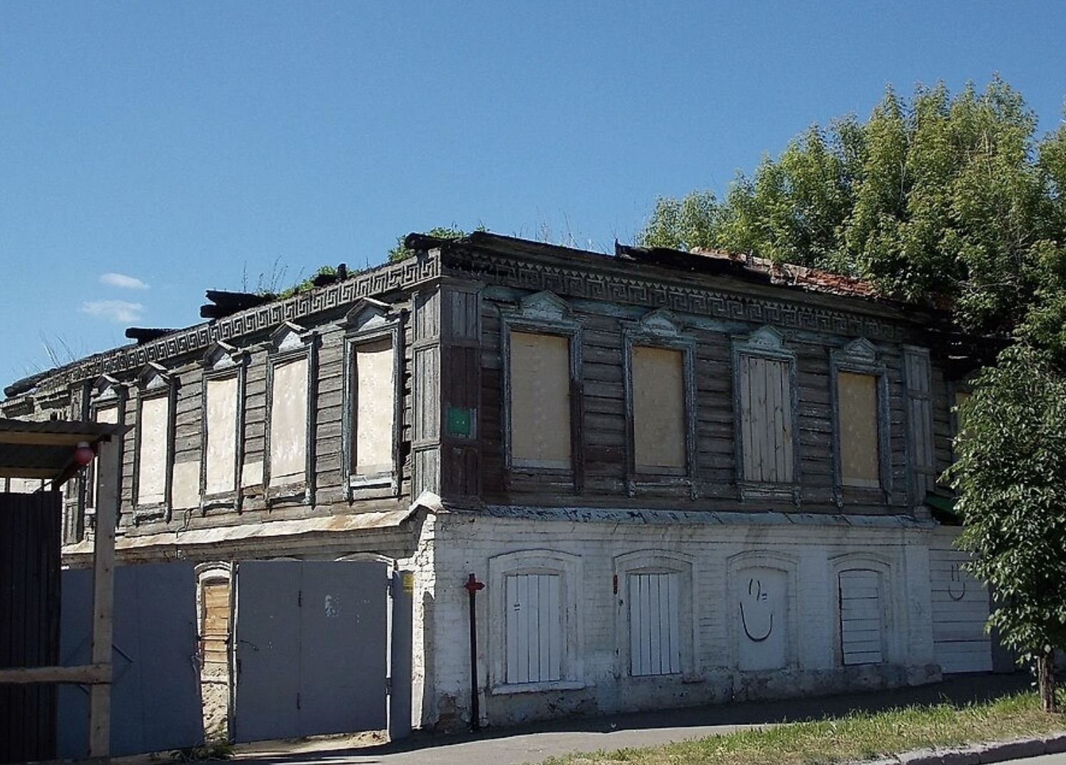 Изъятый у Бекмамбетова особняк в Казани ушёл с торгов за 21,4 млн рублей