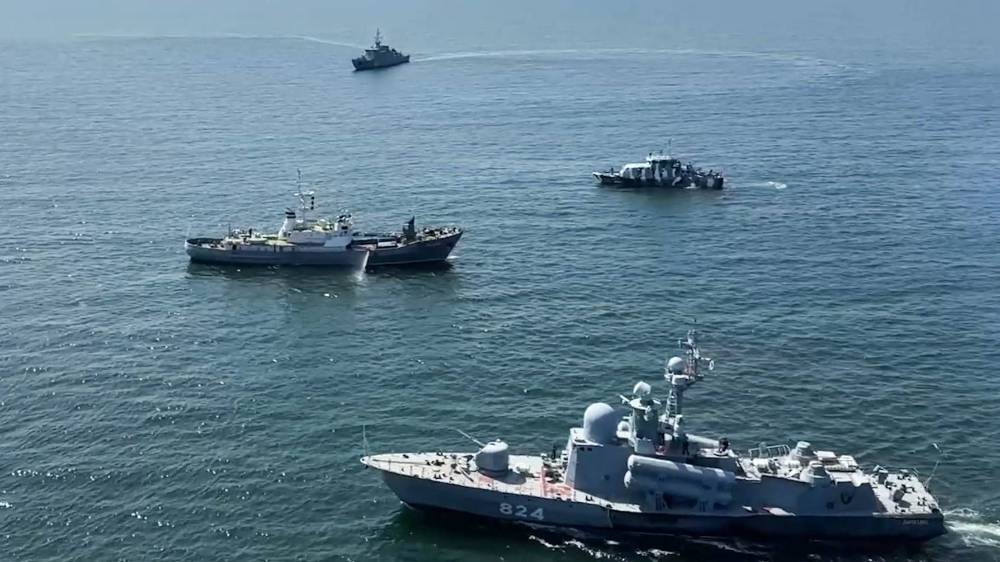 Российский флот предложили направить в Ормузский пролив для защиты судов