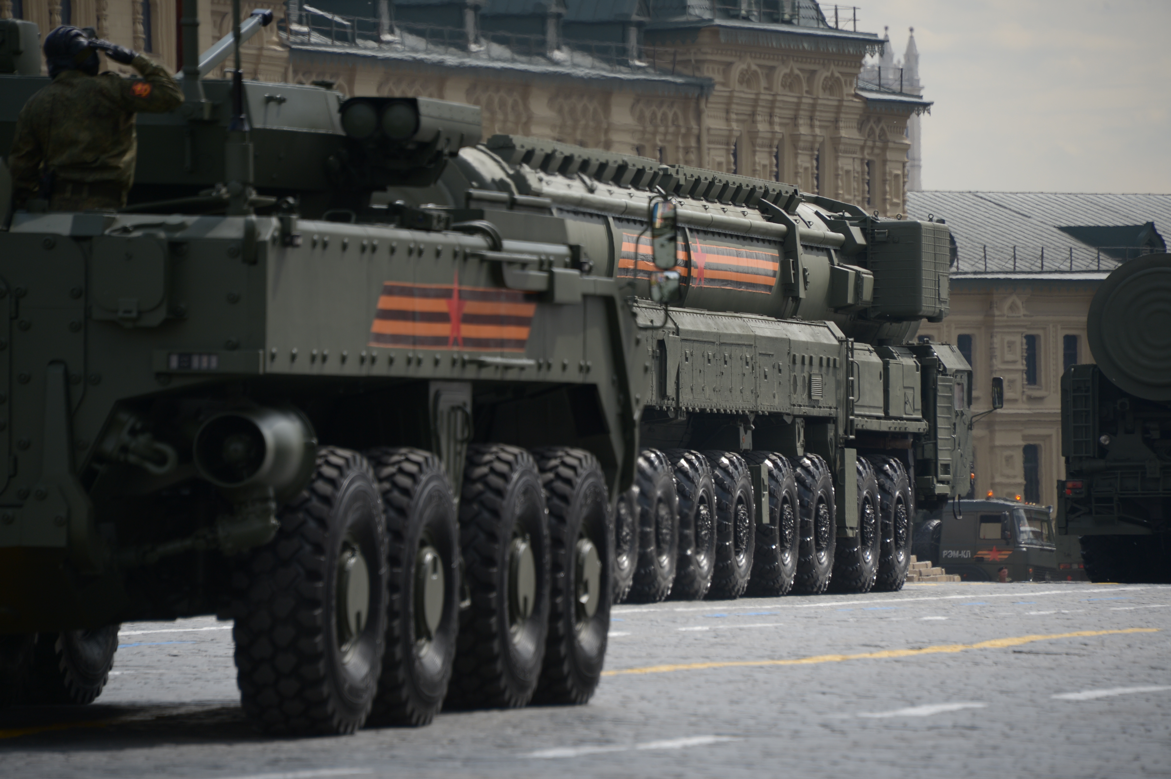 Танки и десант на улицах города: Как в Екатеринбурге готовятся к 9 Мая