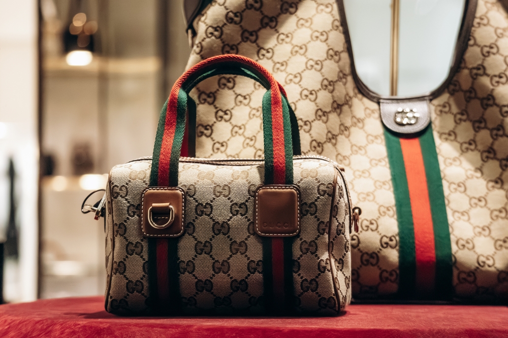 Конец люксовой эпохи: Доходы Gucci в России впервые упали до нуля