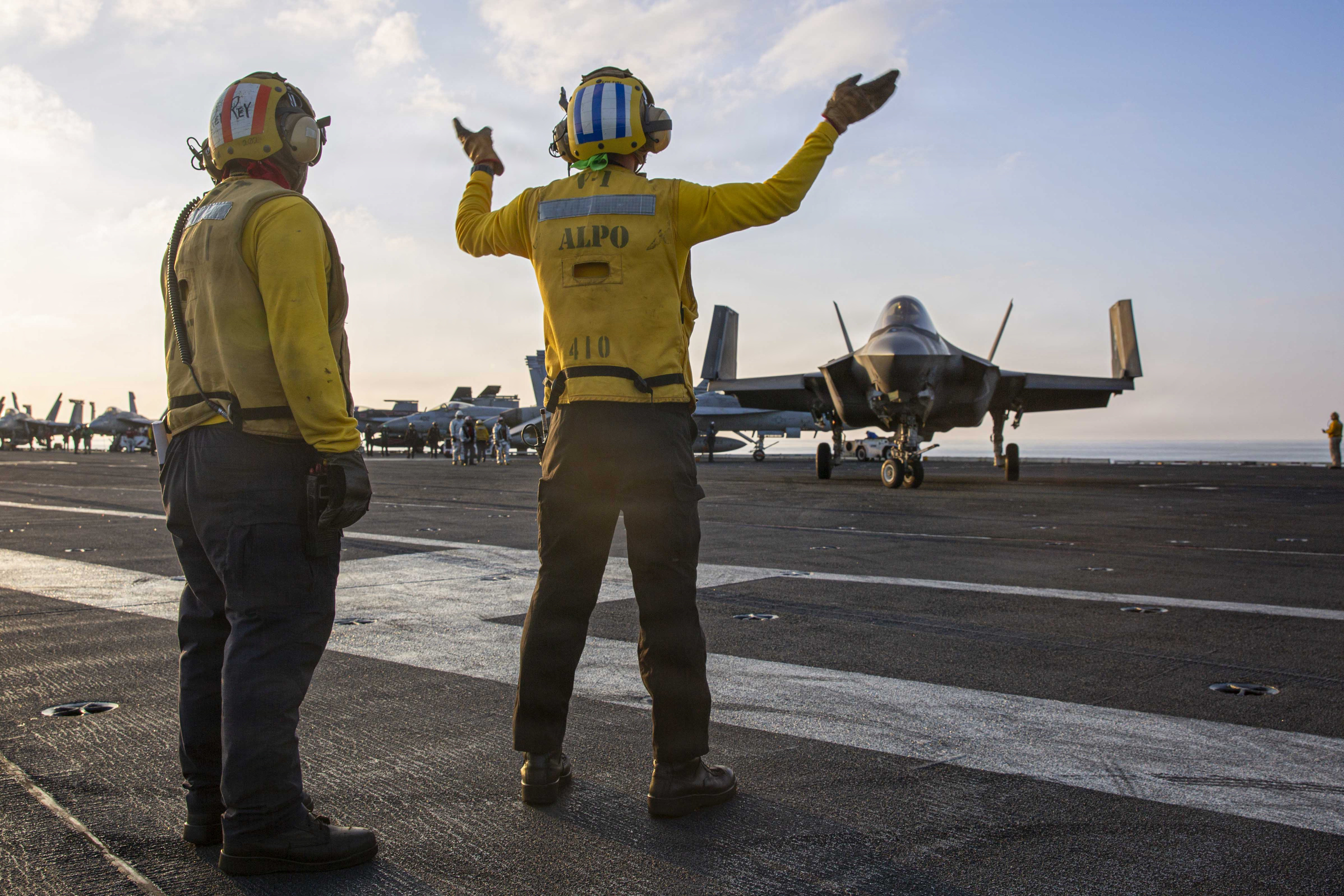 В США раскрыли, сколько тысяч военных участвуют в операции против Ирана