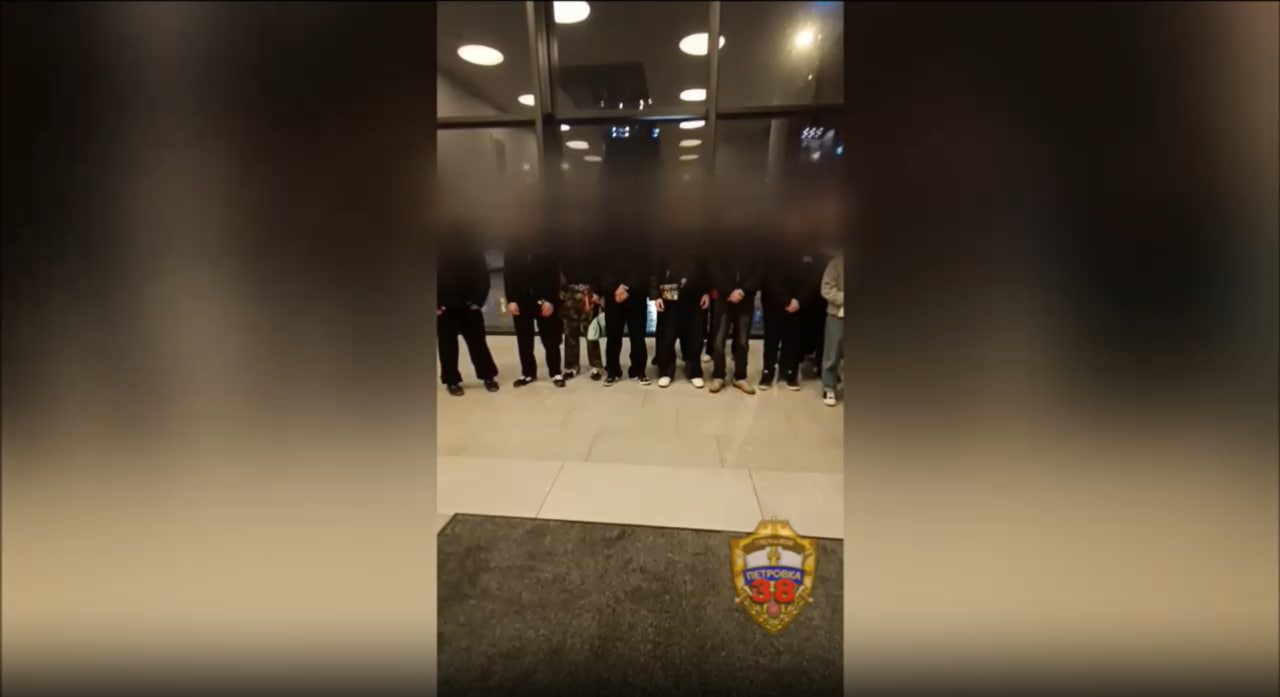 22 подростка задержаны после побоища на фудкорте в московском ТЦ