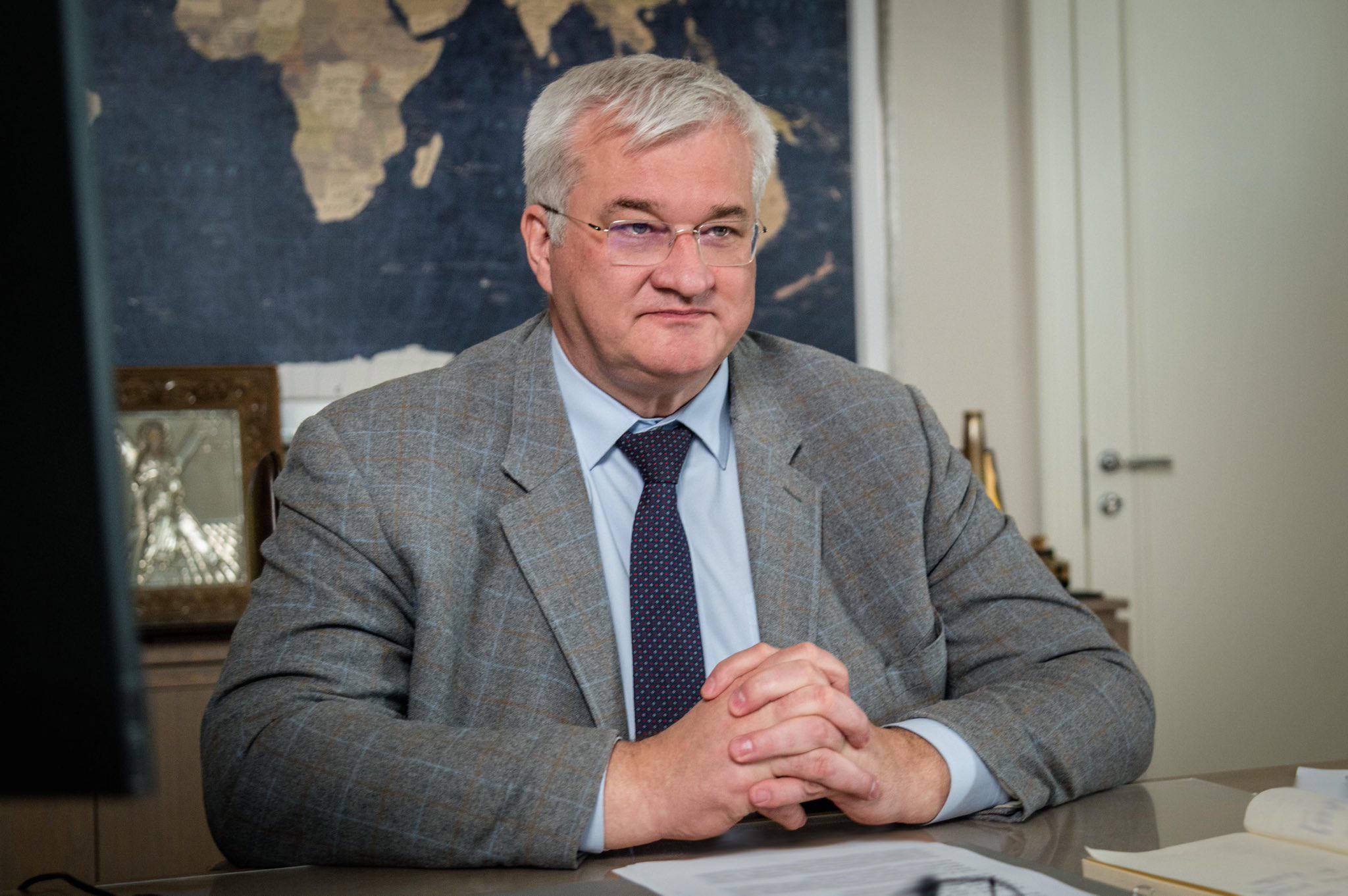 Сибига заявил, что задержанных инкассаторов вернули из Венгрии на Украину