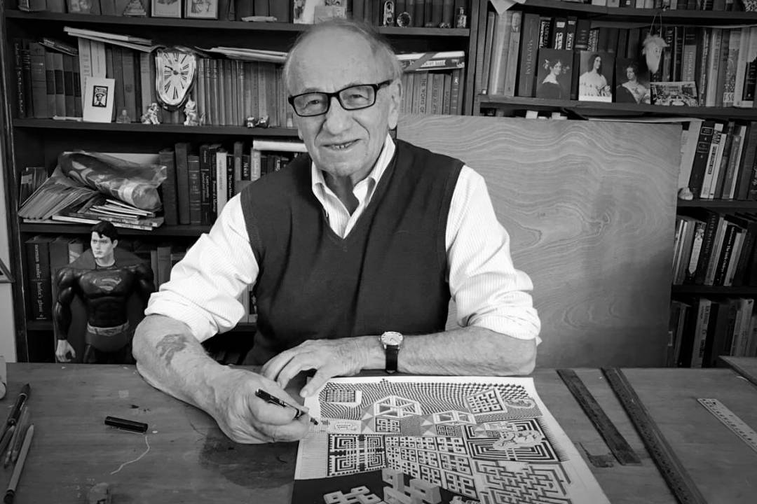 Художник и автор скульптуры &laquo;Рука-стул&raquo; Педро Фридеберг умер в возрасте 90 лет