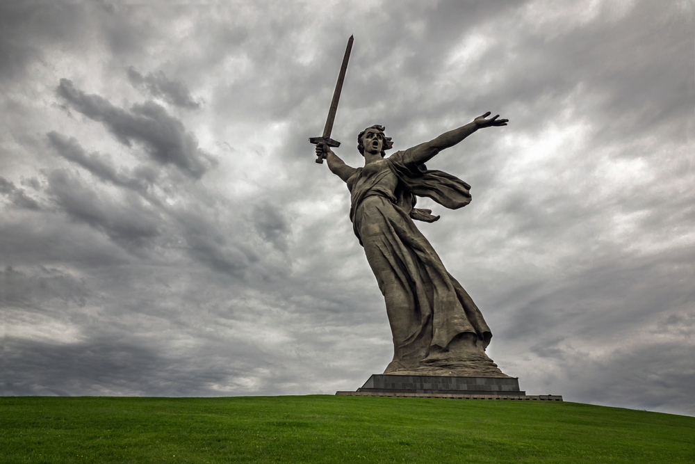 Проливные дожди затопили Волгоград, за 17 часов выпала месячная норма осадков