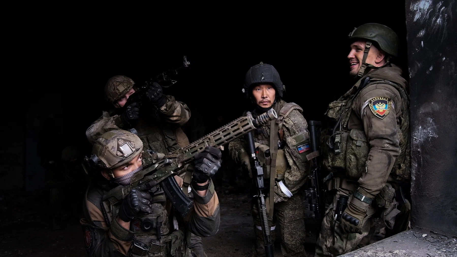 Сразу девять российских актёров попали в базу &laquo;Миротворца&raquo;* следом за Калюжным