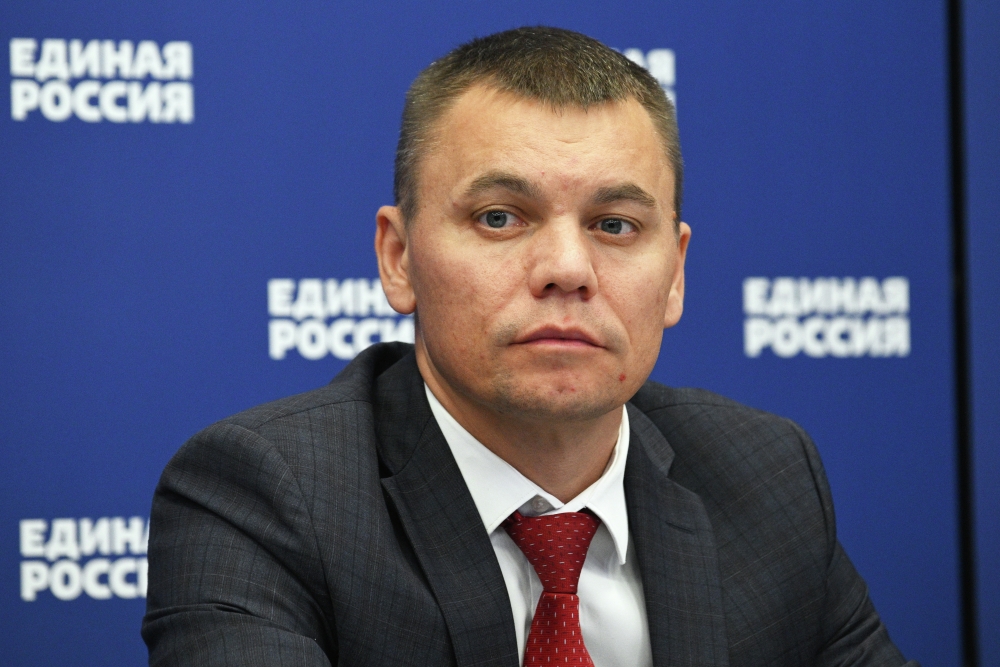 Вступившего в отряд «БАРС-Курск» замглавы Минцифры отстранили от должности