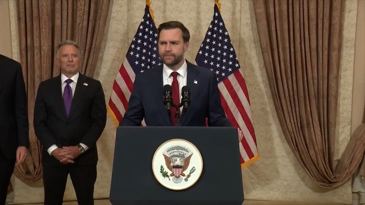 Вэнс: Иран отклонил условия США на переговорах в Пакистане