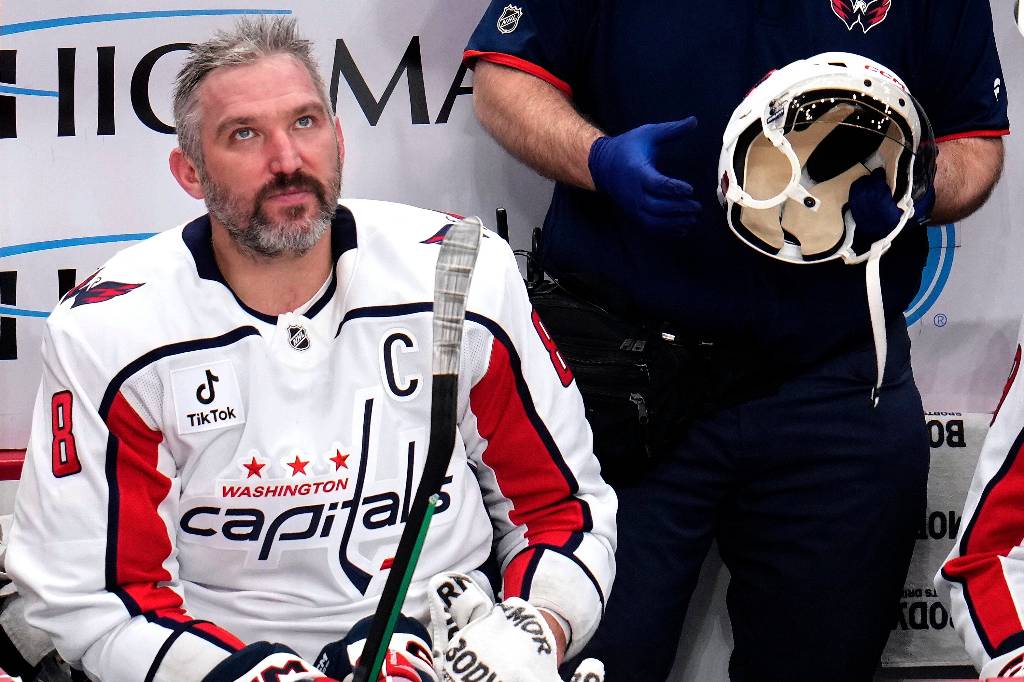 &laquo;Ещё один год!&raquo; Фанаты &laquo;Вашингтона&raquo; умоляют Овечкина остаться на следующий сезон