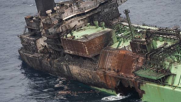 Атакованный ВСУ газовоз &laquo;Арктик Метагаз&raquo; отбуксировали в международные воды
