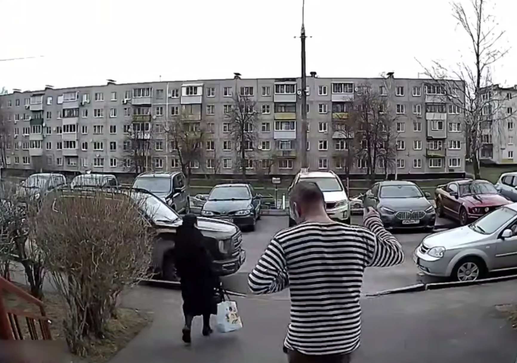 В Подмосковье мужчина с топором «охотился» на демонов