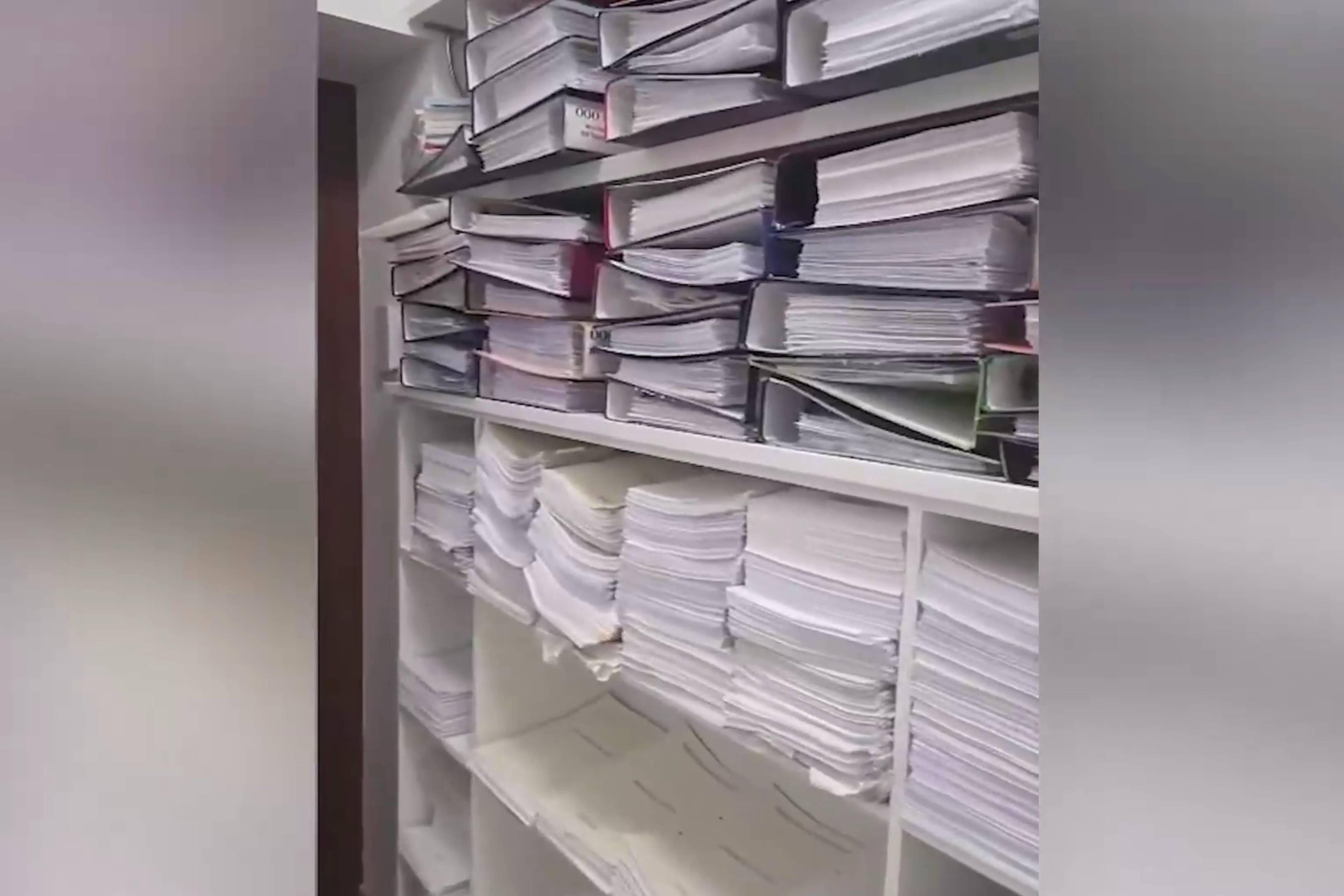 ФСБ показала видео обысков в офисе крупнейшей сети &laquo;бумажного НДС&raquo; на ₽1,2 трлн