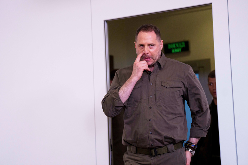 НАБУ обыскало квартиру с золотым унитазом в рамках связанного с Ермаком дела