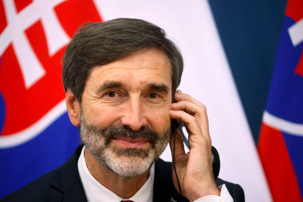 Глава МИД Словакии поставил ультиматум ЕС по санкциям против России