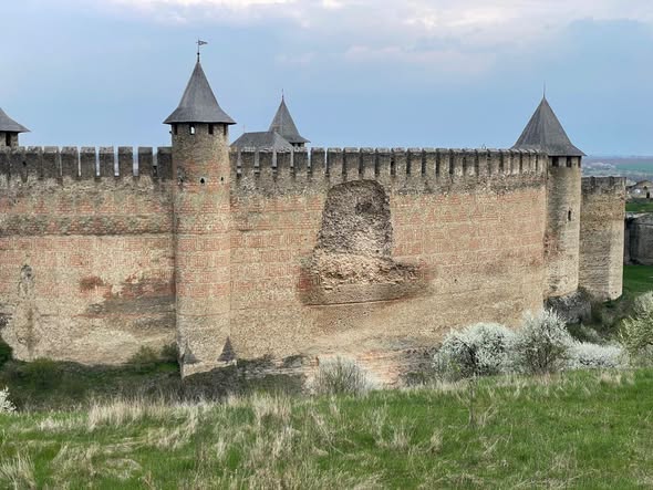 Крепость, входящая в список «Семи чудес Украины», не выдержала времени и развалилась