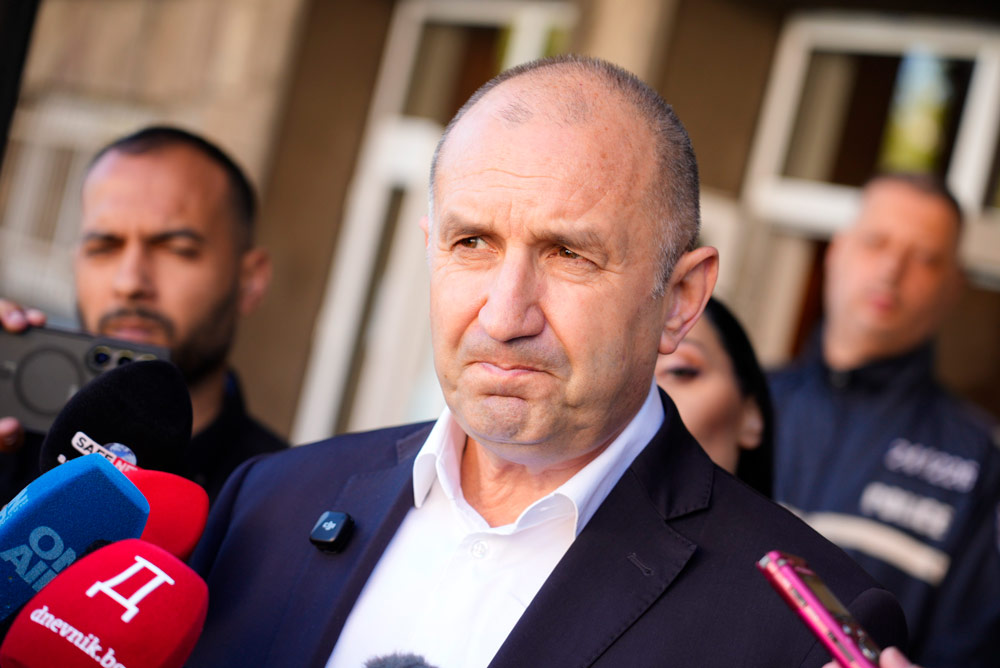 Радев заявил о намерении выстраивать равноправные отношения с Россией