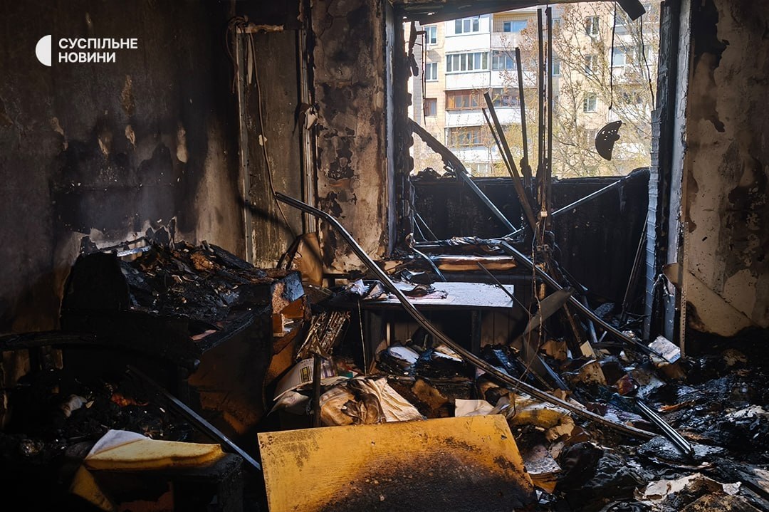 Появились фото из сгоревшей квартиры убийцы в Киеве: уцелели важные документы