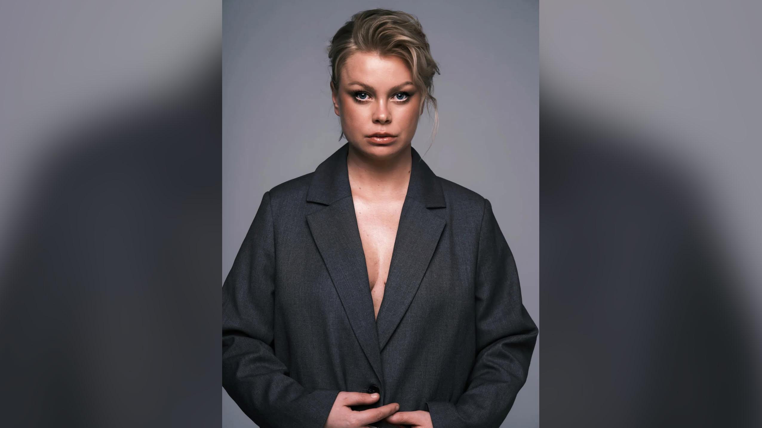 Микроинсульт или пьянки: &laquo;Доярку из Хацапетовки&raquo; уволили из Театра комедии