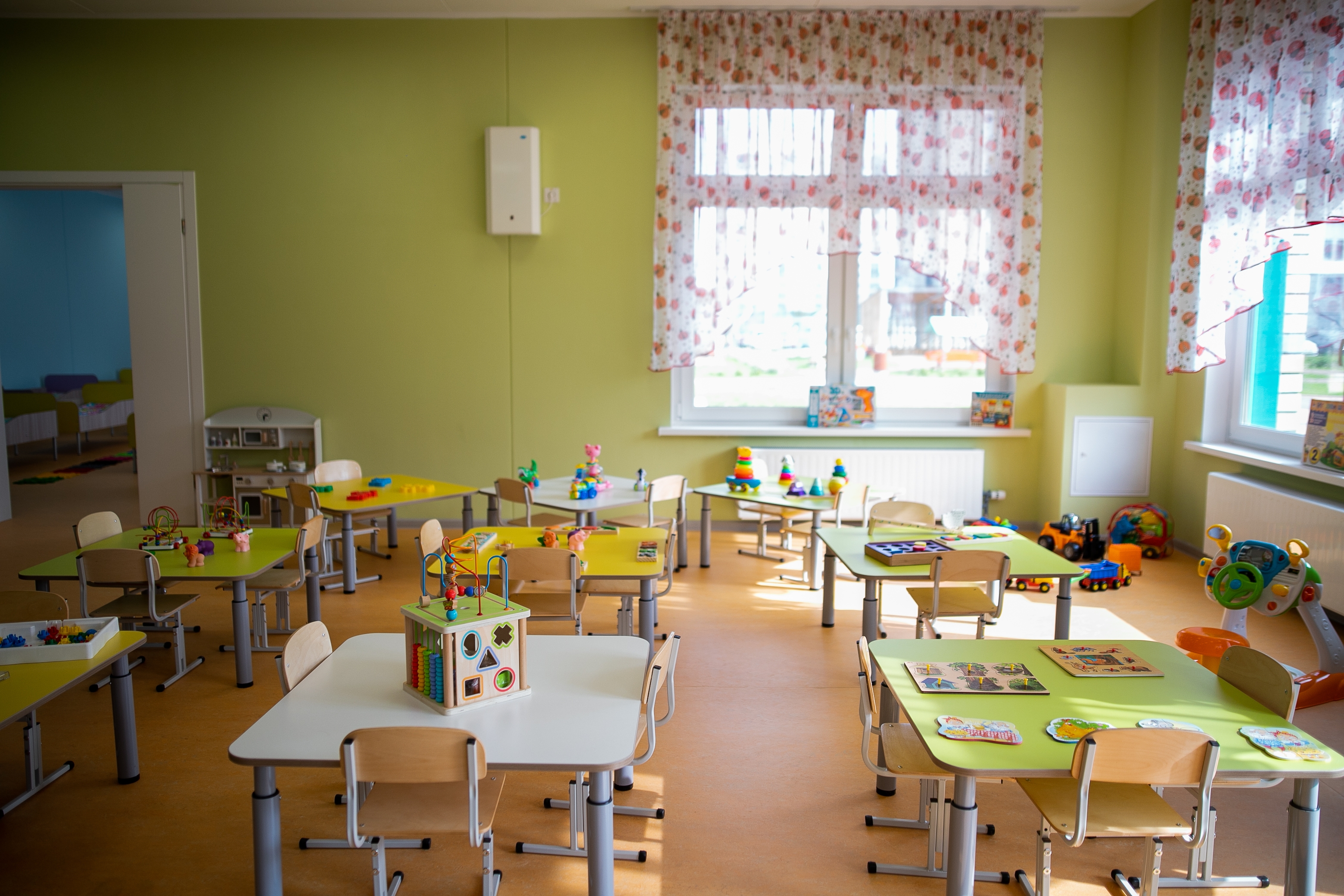 Неизвестный с мачете ворвался в детский сад и зарубил четверых малышей в Уганде